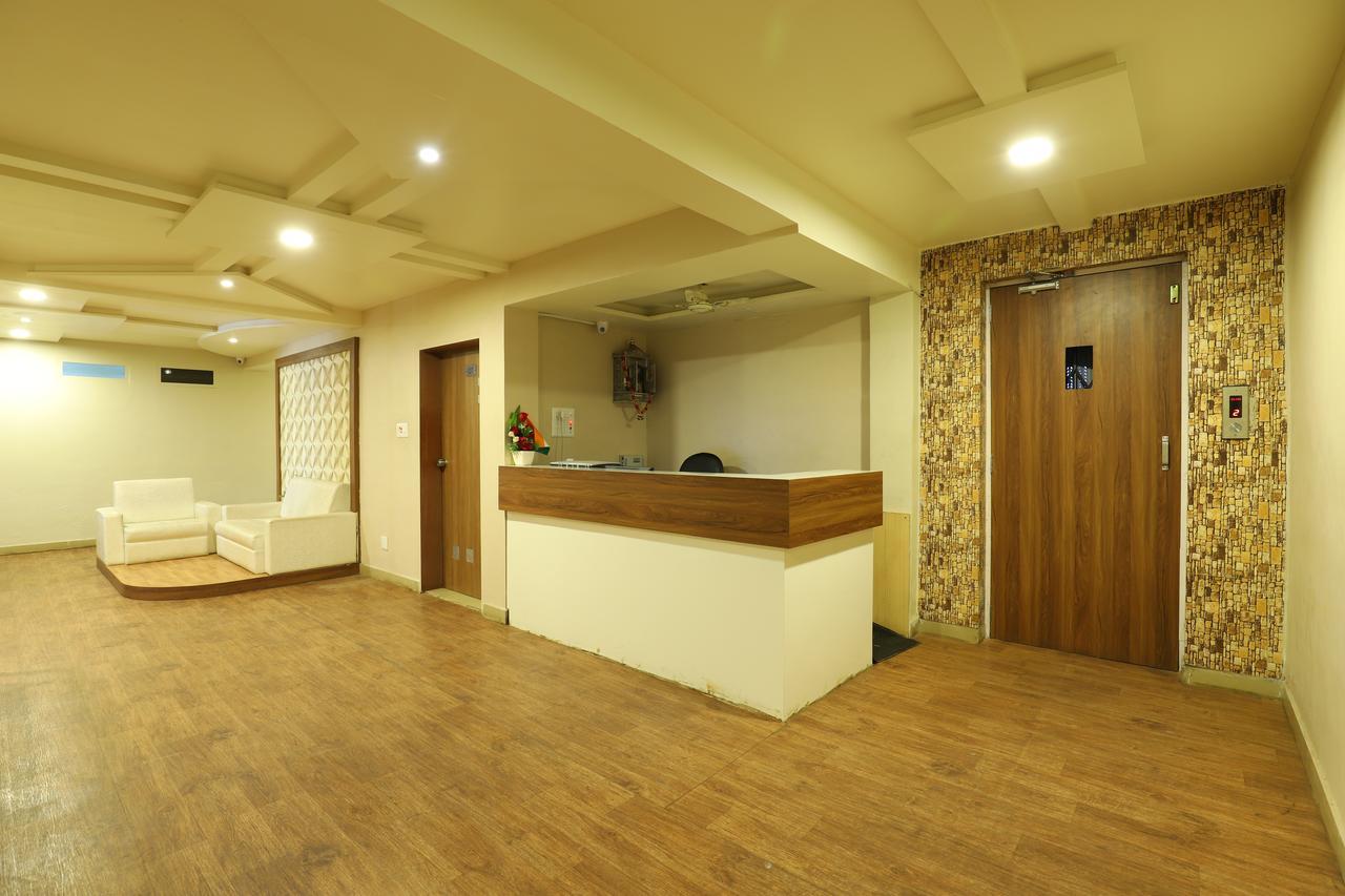 Hotel Loyal Residency Jāmnagar Exteriér fotografie