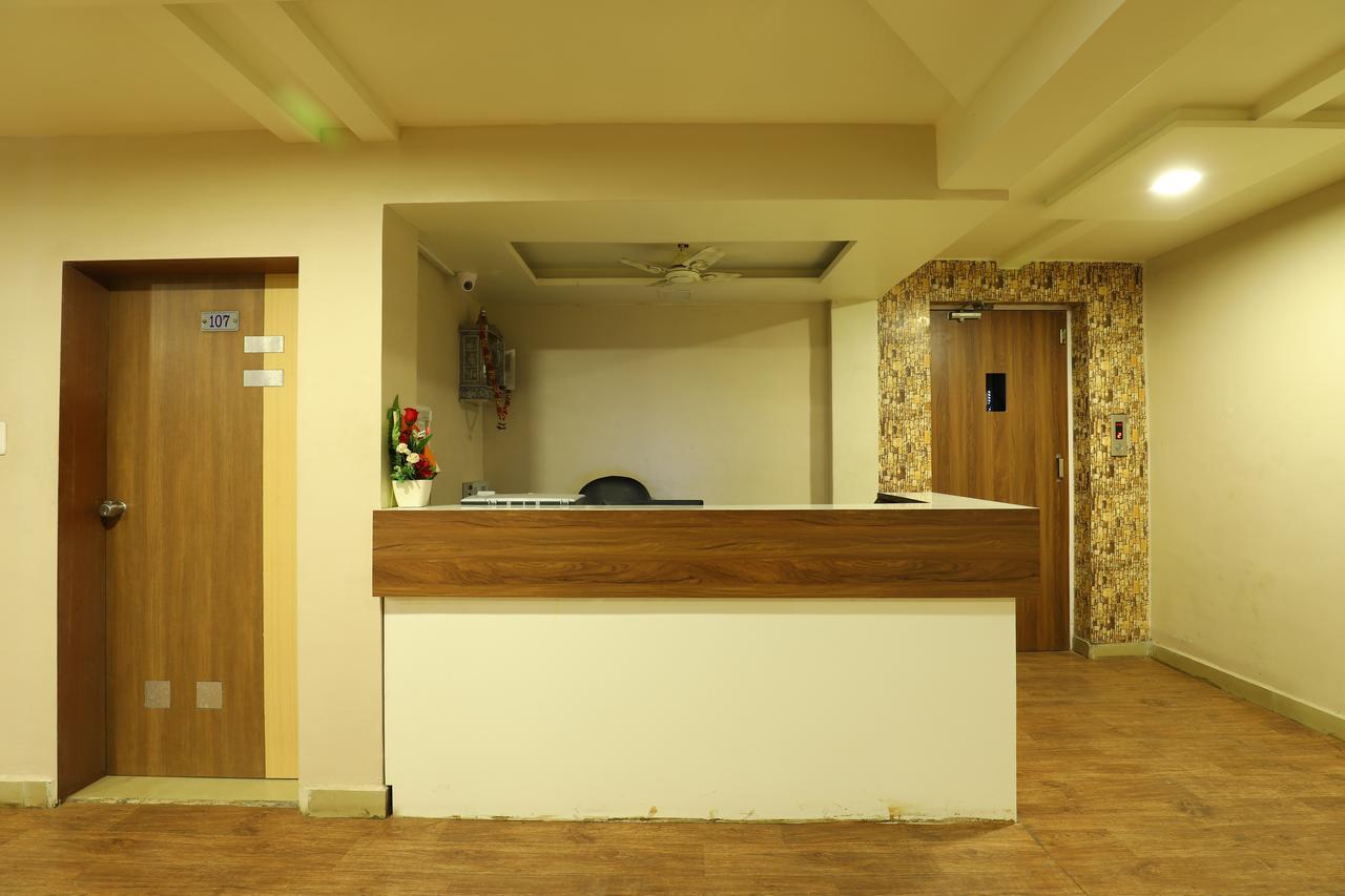 Hotel Loyal Residency Jāmnagar Exteriér fotografie