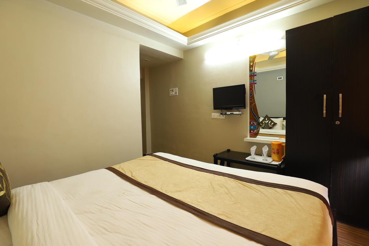 Hotel Loyal Residency Jāmnagar Exteriér fotografie